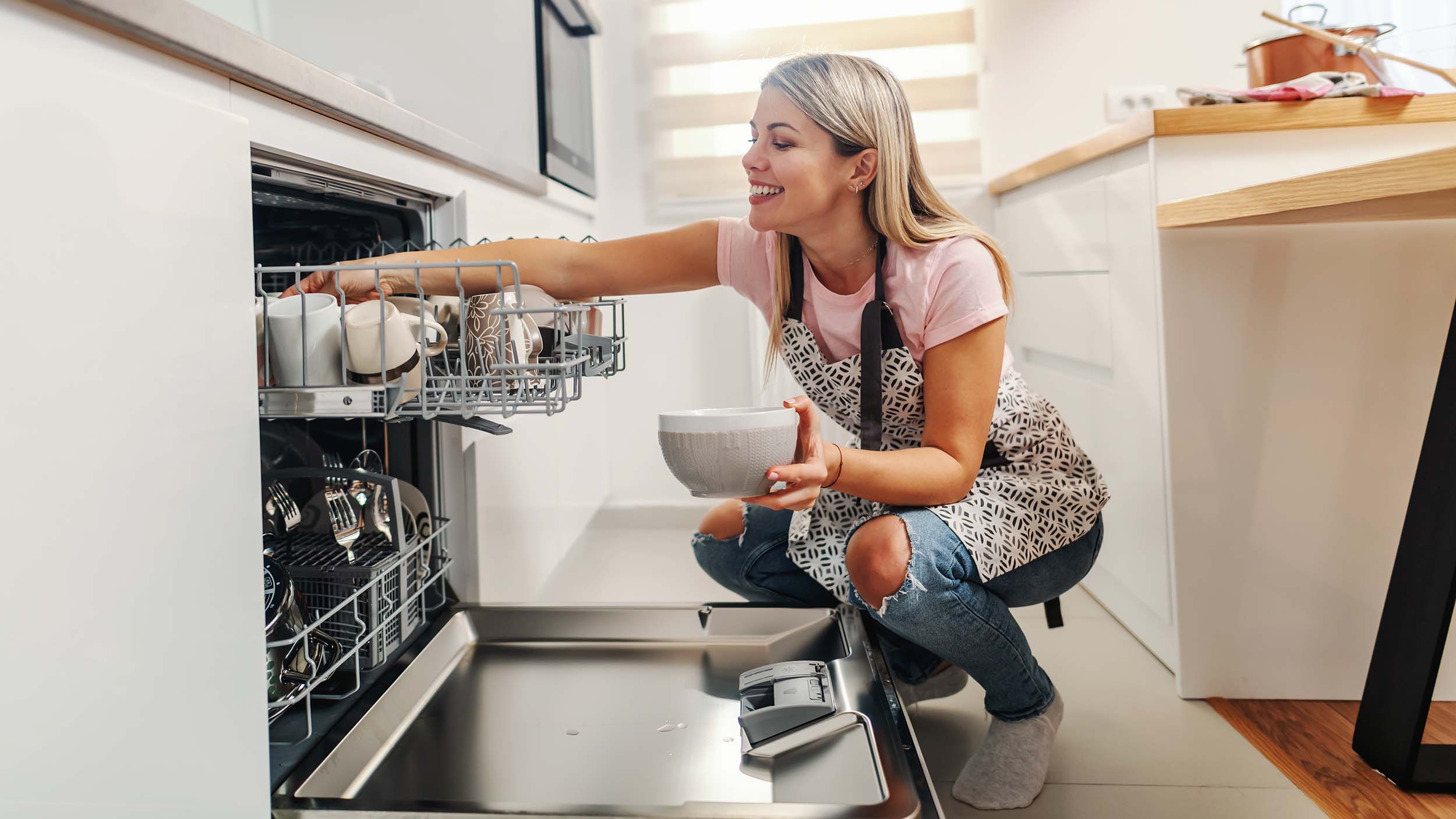 How to Clean a Dishwasher the Right Way