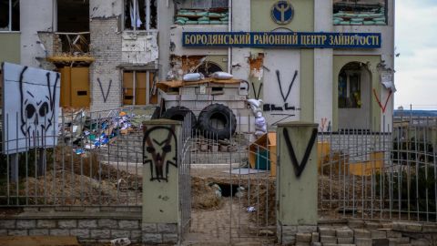 The Borodianka unemployment office, defaced with the Russian V symbol.