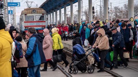 Residents prepare to board trains in Sloviansk on Tuesday, after the Ukrainian government ordered an evacuation.