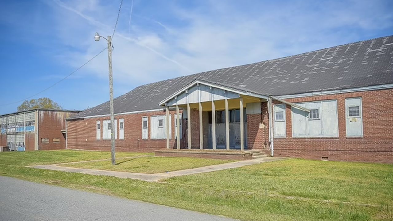 A side profile of Torrence-Lytle School in Huntersville, North Carolina. The building is currently owned by the Charlotte Mecklenburg Historic Landmarks Commission.