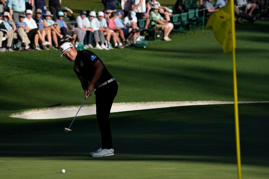 Sungjae Im putts on the 16th green on Thursday. The South Korean shot a 5-under-par 67 to lead after the first round.