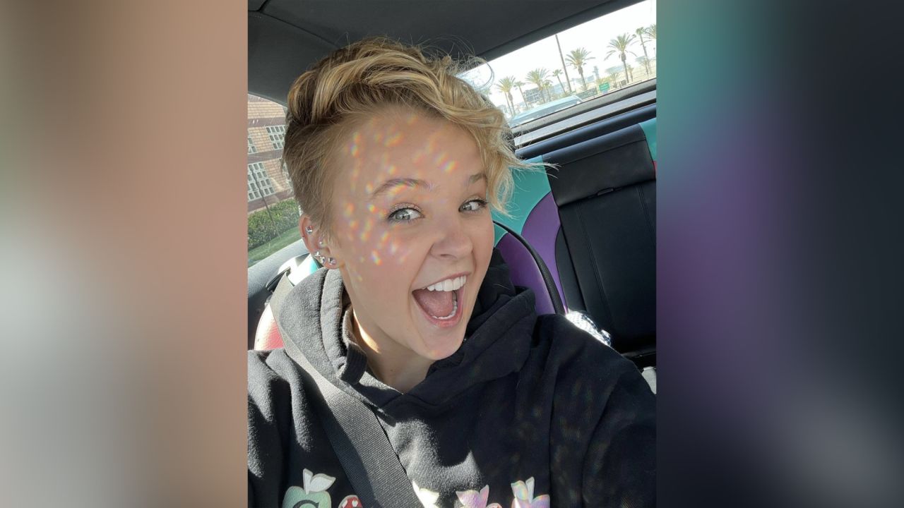 JoJo Siwa debuted a closely cropped short haircut this week, a drastic change from her signature high ponytail. 