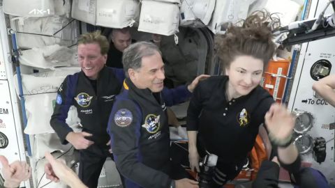 19 Axiom mission Ax-1 SpaceX ISS hatch opening welcome ceremony 0409 SCREENSHOT