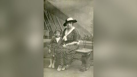 Gerber's great-grandmother Zofia Poznańska, photographed here with her daughter Krystyna, likely died in the Treblinka death camp, the family believes. 