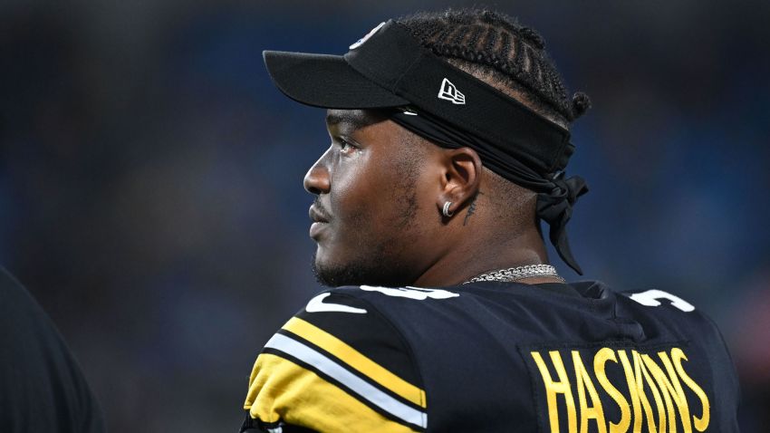 Aug 27, 2021; Charlotte, North Carolina, USA;  Pittsburgh Steelers quarterback Dwayne Haskins (3) on the sidelines in the third quarter at Bank of America Stadium. Mandatory Credit: Bob Donnan-USA TODAY Sports
