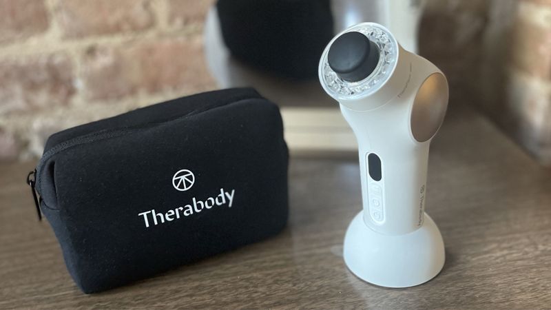 TheraFace Pro review: We tried Therabody’s latest product that’s like a massage gun for your face | CNN Underscored