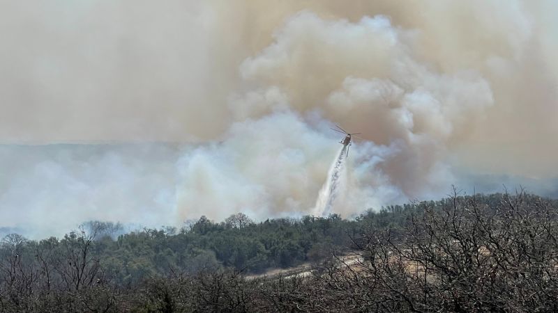 'It looks like a pretty bad scenario,' an expert says about today's extreme fire threat | CNN