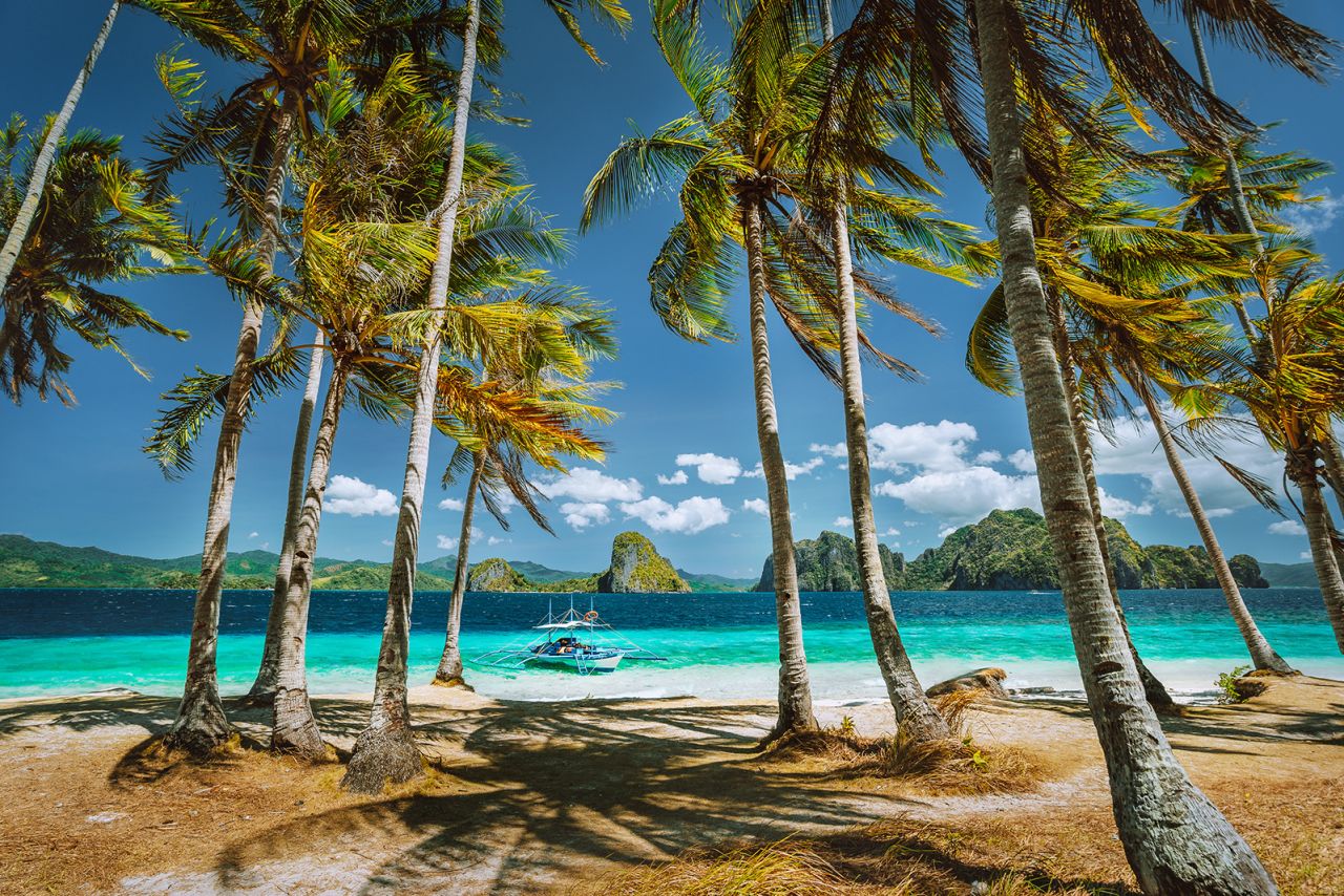 Pinagbuyutan Island is just one representative of the many stunning oceanic spots in the Philippines. Travelers looking for a destination with a "Low" risk rating from the CDC have it here, though the rankings change weekly.