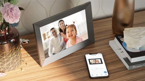 Nixplay Smart Digital Photo Frame