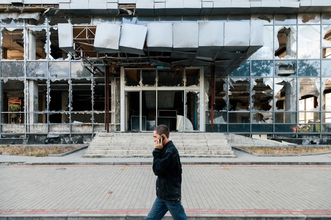 Even before Russia's full-scale invasion of Ukraine, conflict between the countries had left buildings across Donbas in ruins. 