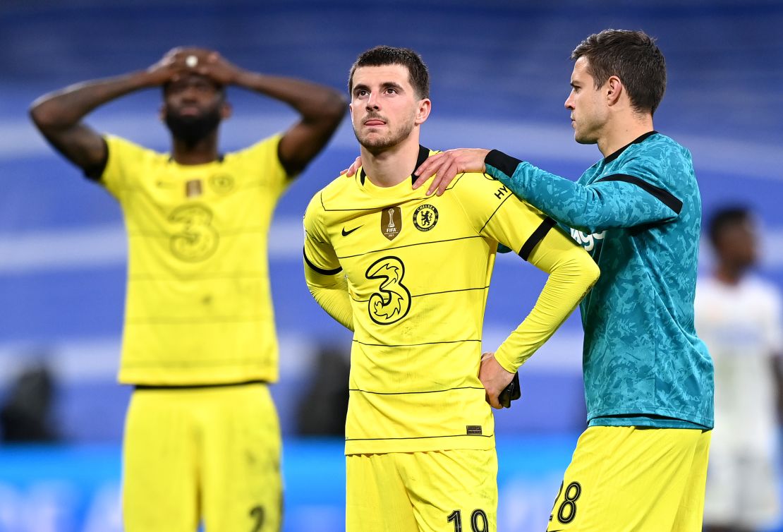 Chelsea's Mason Mount is consoled by teammate César Azpilicueta after the match. 