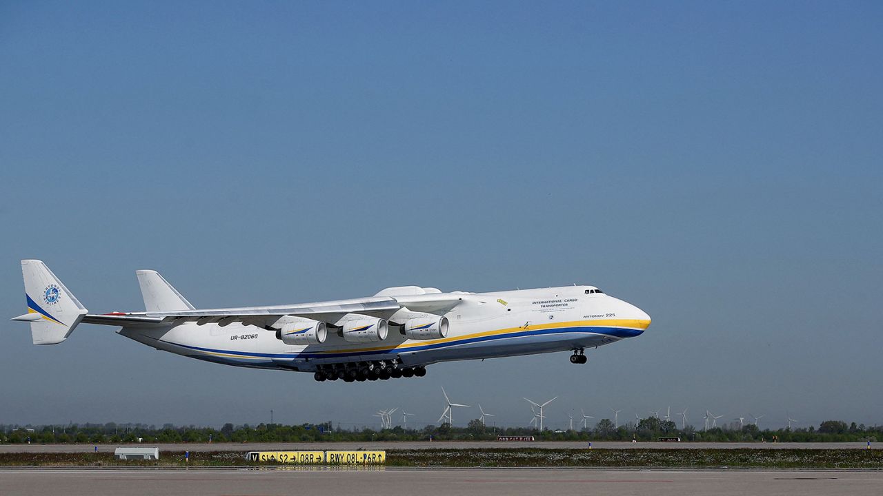 The AN-225 broke numerous aviation records during its lifetime. 