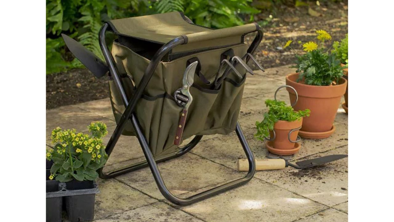 Gardening Gifts for Mom - the Imperfectly Happy home