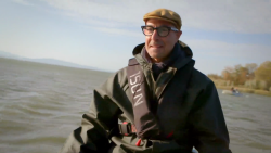 stanley tucci searching for italy bonus fishing origseriesfilms_00012223.png