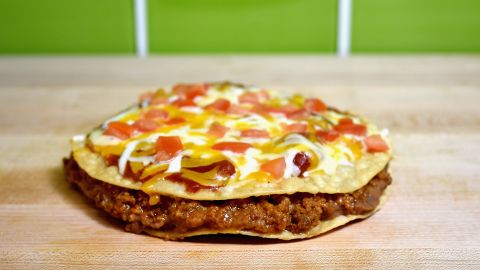 Taco Bell's Mexican Pizza kehrt am 19. Mai zurück.
