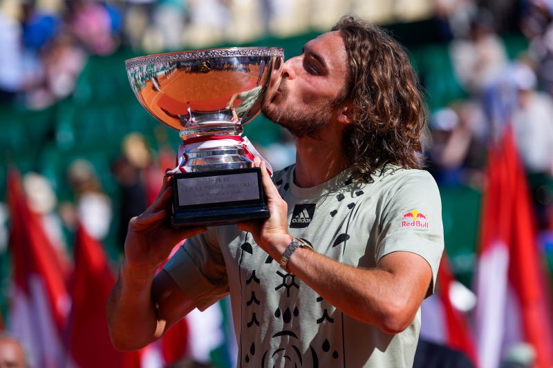 Stefanos Tsitsipas defends Monte-Carlo Masters title with victory over Davidovich Fokina CNN