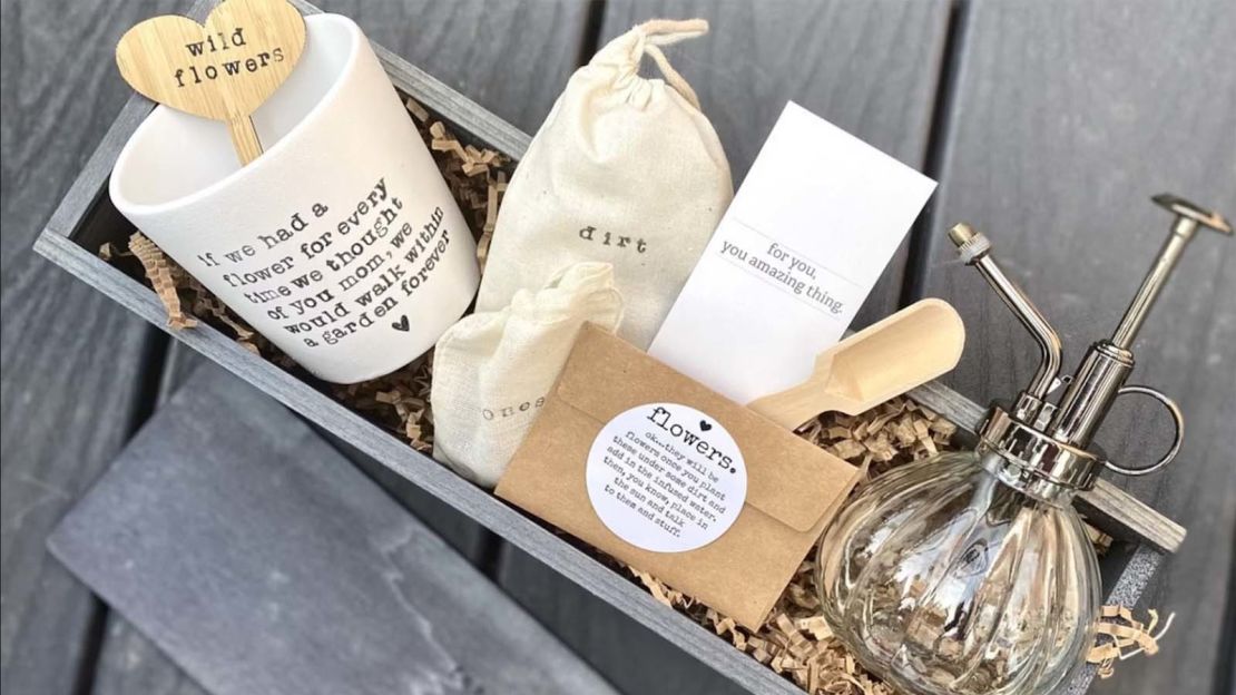 Mothers Day Gifts: 10 Creative Gift Pairing Ideas for Mom