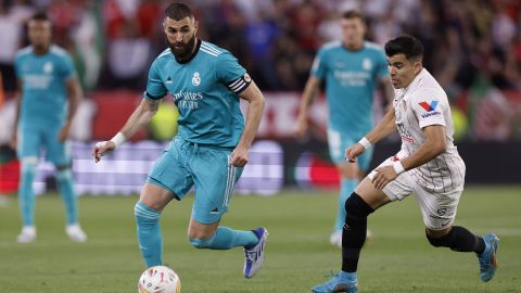 Benzema in action at the Ramón Sánchez Pizjuán in Sevilla.