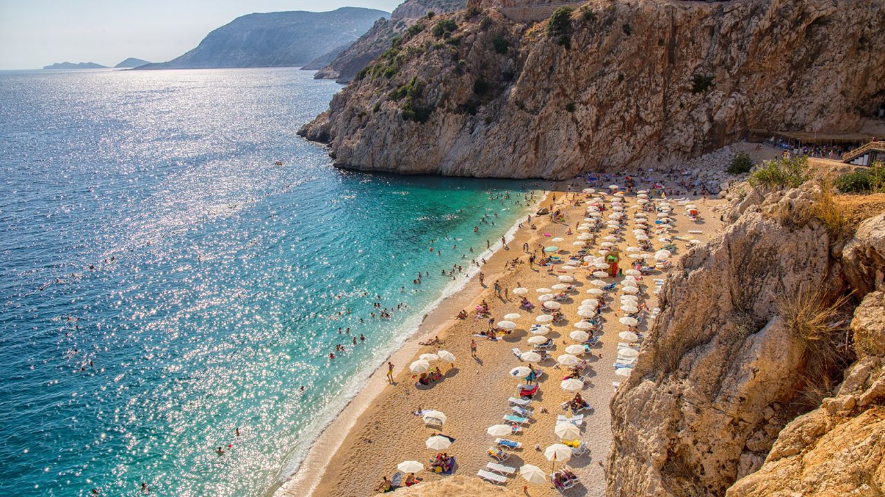 <strong>Kaputas Beach: </strong>Kaş is surrounded by beautiful beaches. Kaputas is a short minibus ride away. 