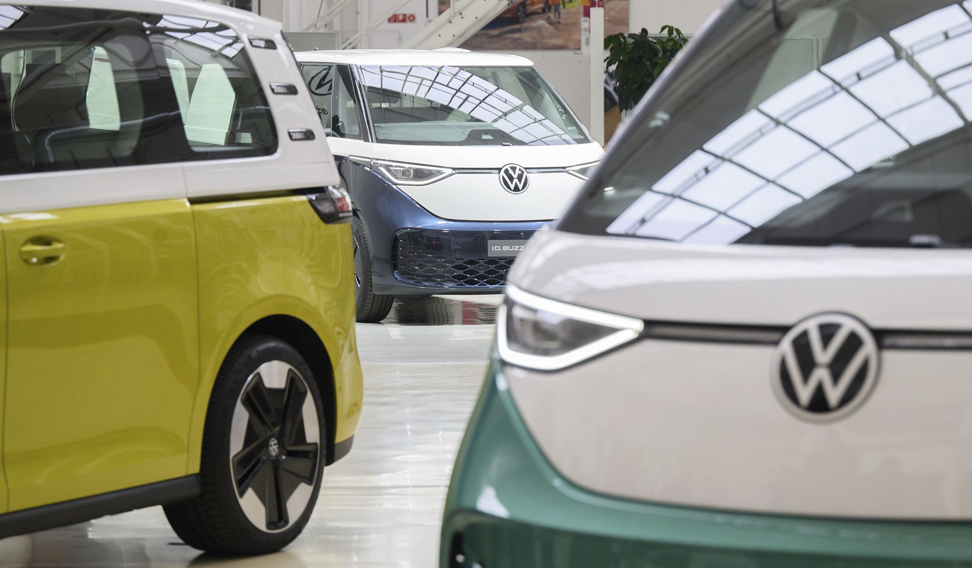 Volkswagen unveils electric ID.7, gives Canadian market timeline