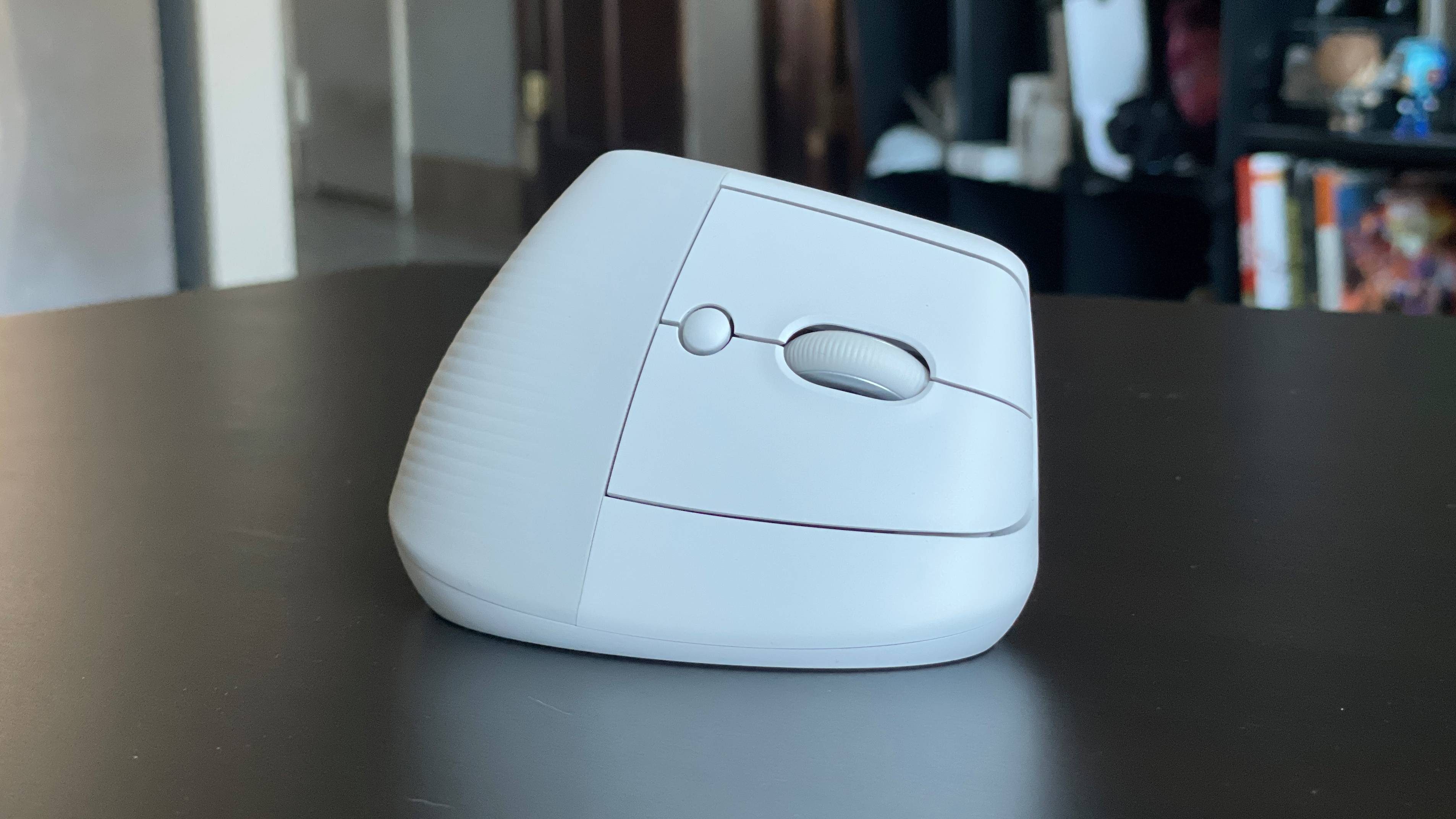 Logitech Lift Vertical Ergonomic Mouse, hands on: Compact and