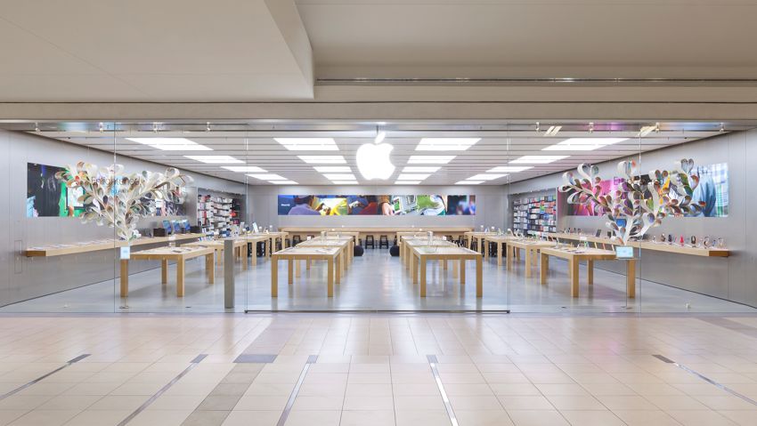 The Apple store at Cumberland Mall in Atlanta, Georgia, USA.