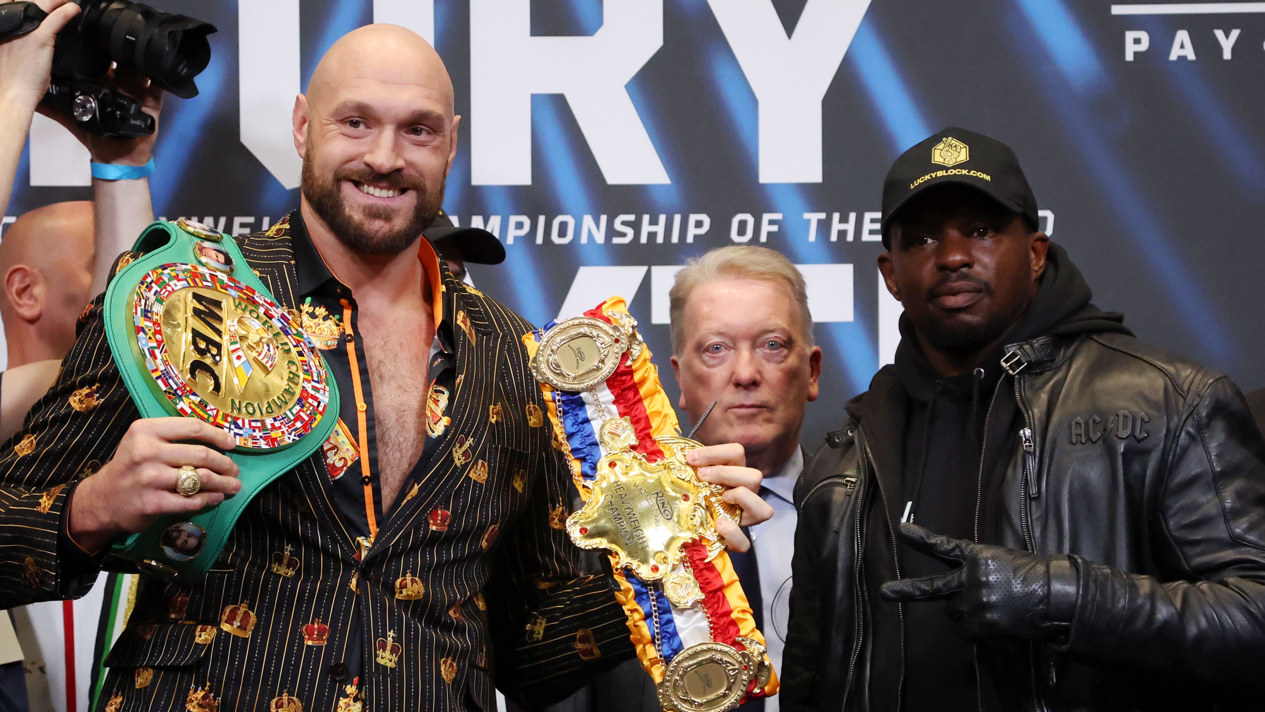 Tyson Fury and Dillian Whyte go head-to-head for the WBC heavyweight title on Saturday.