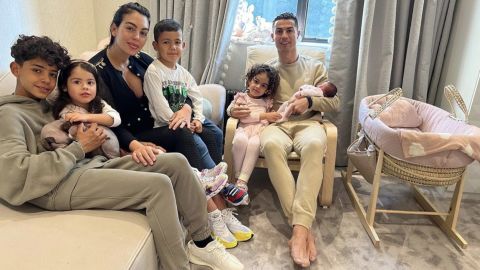 Cristiano Ronaldo announced that his newborn daughter had returned home after her twin brother had passed away.