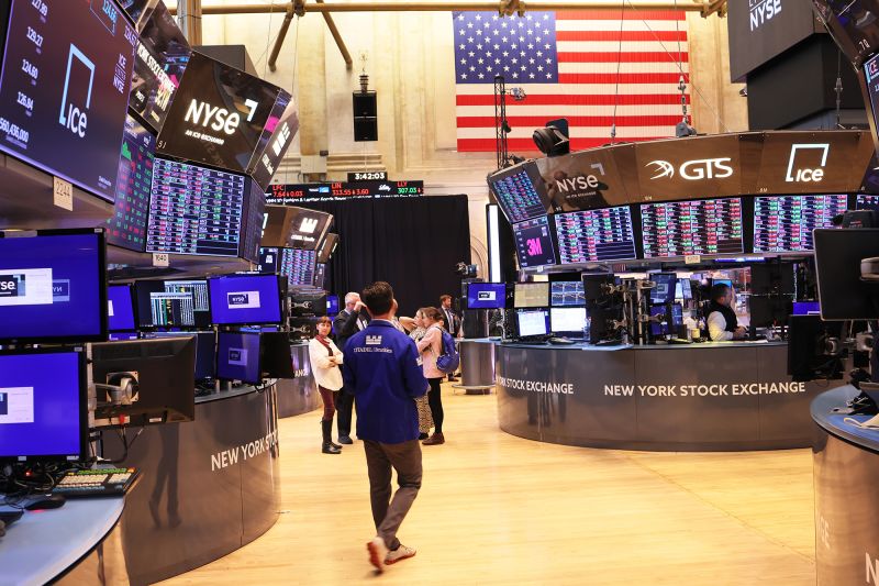 Morgan Stanley Warns Of Potential Bear Market In US Stocks | CNN Business