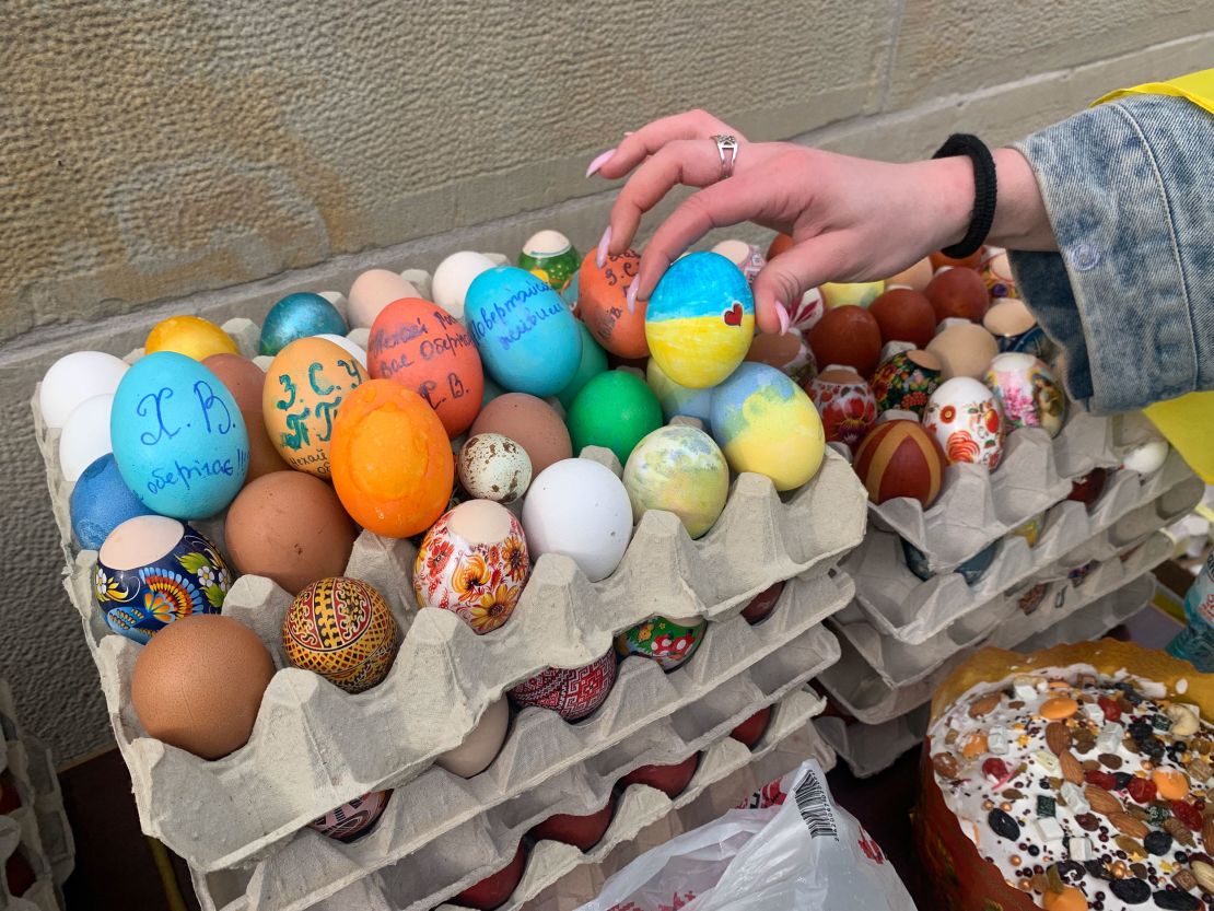 Easter baskets will be sent to soldiers complete with decorative eggs featuring messages of encouragement. Here one note reads: "Come back alive" while another says "Glory to Ukrainian armed forces and the air defense system." 
