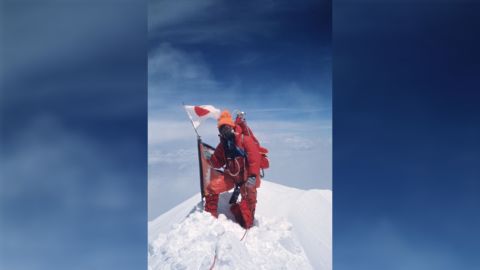 Mountain climber, Junko Tabei becomes the first woman to stand on the summit of Mt. Everest on May 16, 1975. (Photo by Tabei Kikaku Co.; Ltd/AP)