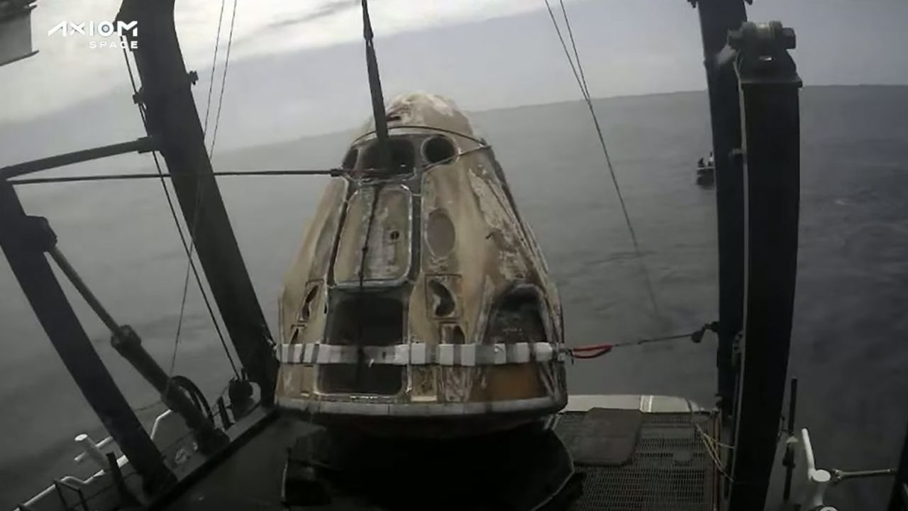 07 SpaceX-Axiom AX-1 return splashdown 0425