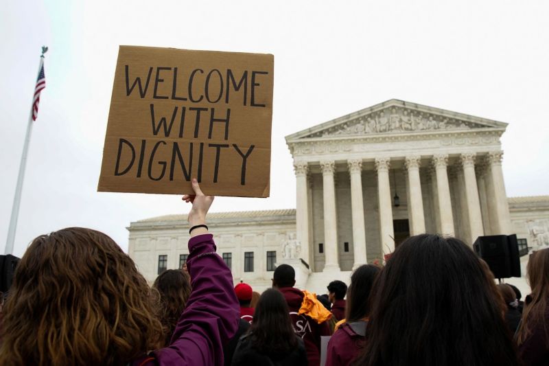 Supreme Court Favors Biden To End Trump-era Immigration Policy | CNN ...