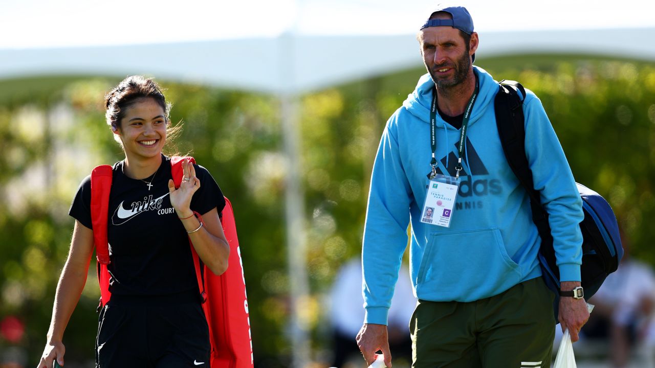 Emma Raducanu with Torben Beltz at Indian Wells.