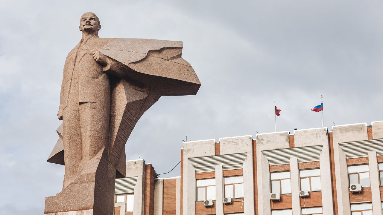 A statue of Vladimir Lenin in front of the Presidential Palace in Tiraspol.