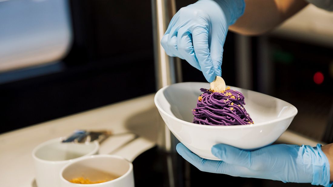 <strong>Cooking on a train: </strong>To solve these problems, freshwater and utensils are loaded in between meals at train stops. Caterer Silks Hotel Group, which operates luxury hotels and restaurants in Taiwan, ensures chefs have the right appliances needed.