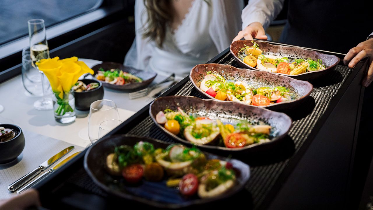 <strong>A combination of food and sightseeing: </strong>The Moving Kitchen journey is combined with in-depth sightseeing activities like visits to a local rice farm and a fish port. 
