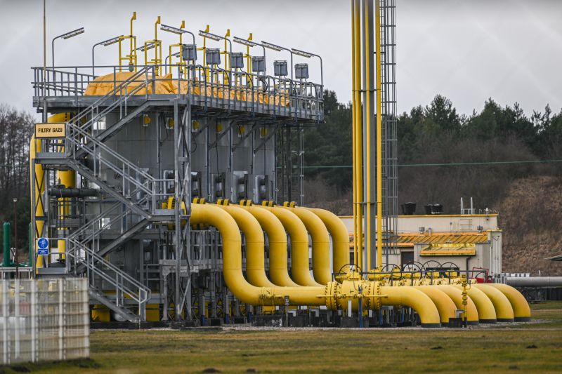 Europe Braces For Gas Crisis As Russia Makes First Move | CNN Business