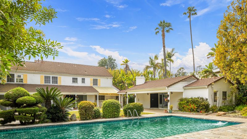 Betty White’s LA home goes on sale for over $10.5 million | CNN