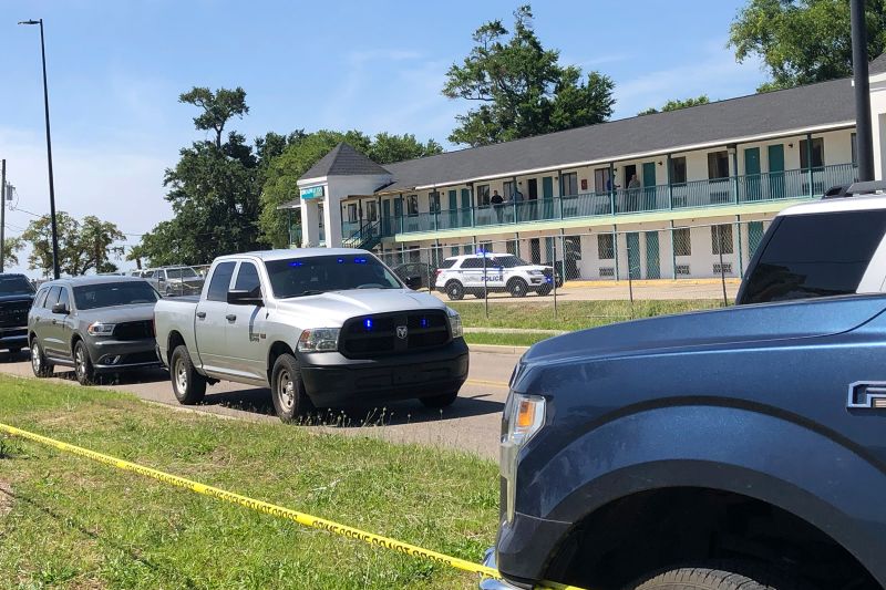 A shooting spree in Mississippi leaves 4 dead and leads to police