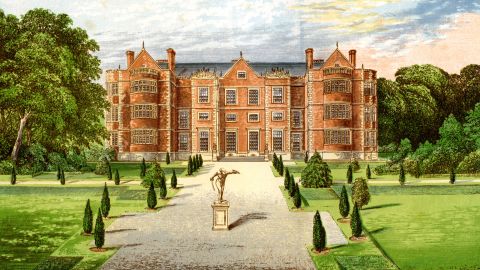 Burton Agnes Hall dans le Worcestershire, vers 1880. L'obsession d'une pelouse bien entretenue a commencé en Angleterre et a été adoptée aux États-Unis, même dans des endroits où l'herbe n'est pas censée prospérer.