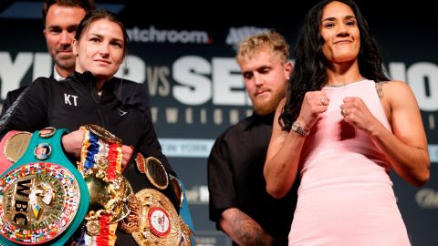 NEW YORK, NEW YORK - APRIL 28: Katie Taylor of Ireland (L) and Amanda Serrano of Puerto Rico (R) face off during a press conference prior to their World Lightweight Title fight at The Hulu Theater at Madison Square Garden on April 28, 2022 in New York, New York. The fight will be the first women's fight to headline Madison Square Garden. (Photo by Sarah Stier/Getty Images)