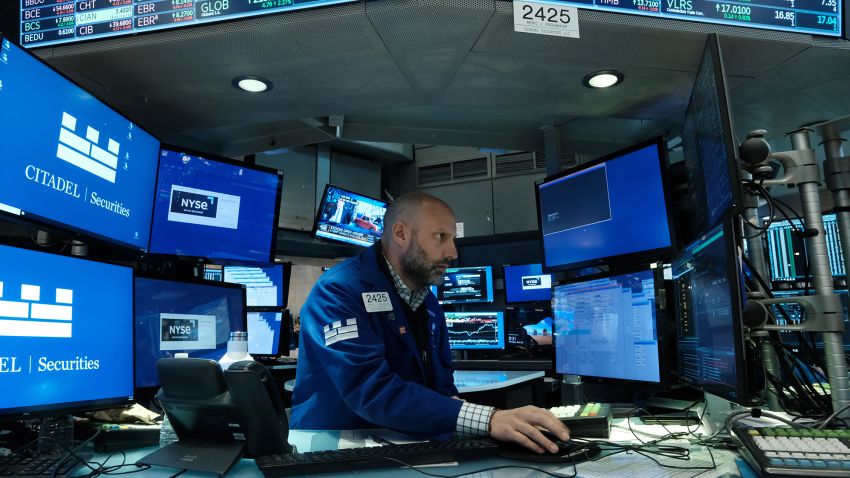 Traders work on the floor of the New York Stock Exchange (NYSE) on April 28, 2022 in New York City.