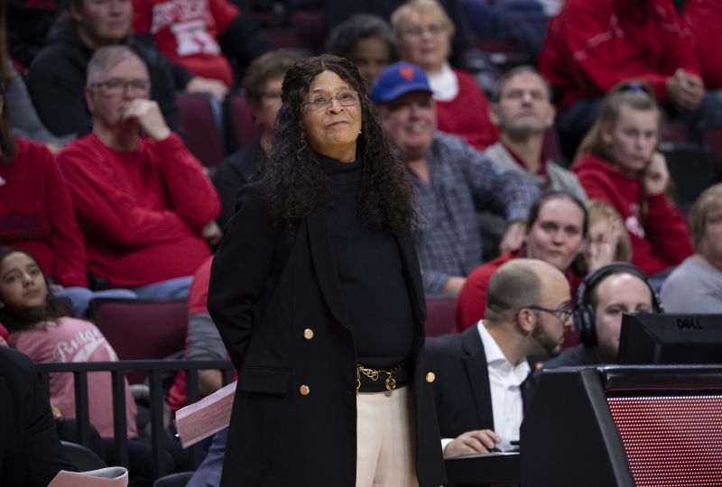 Basketball Hall of Fame Coach C. Vivian Stringer has announced her ...