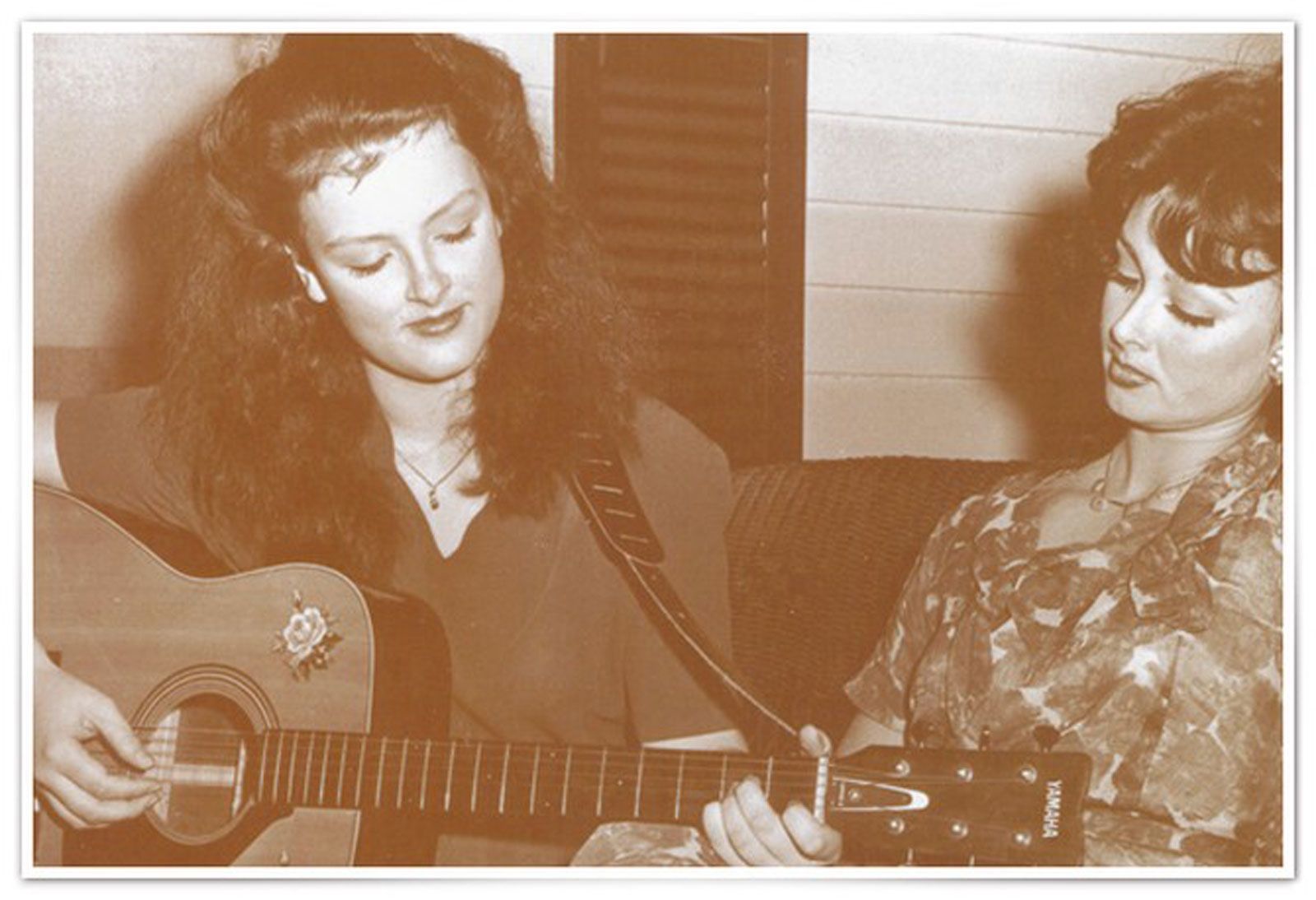 By 1980, Judd had started pursuing a musical career for her and her daughter. The two sing together on a porch while Wynonna plays guitar.