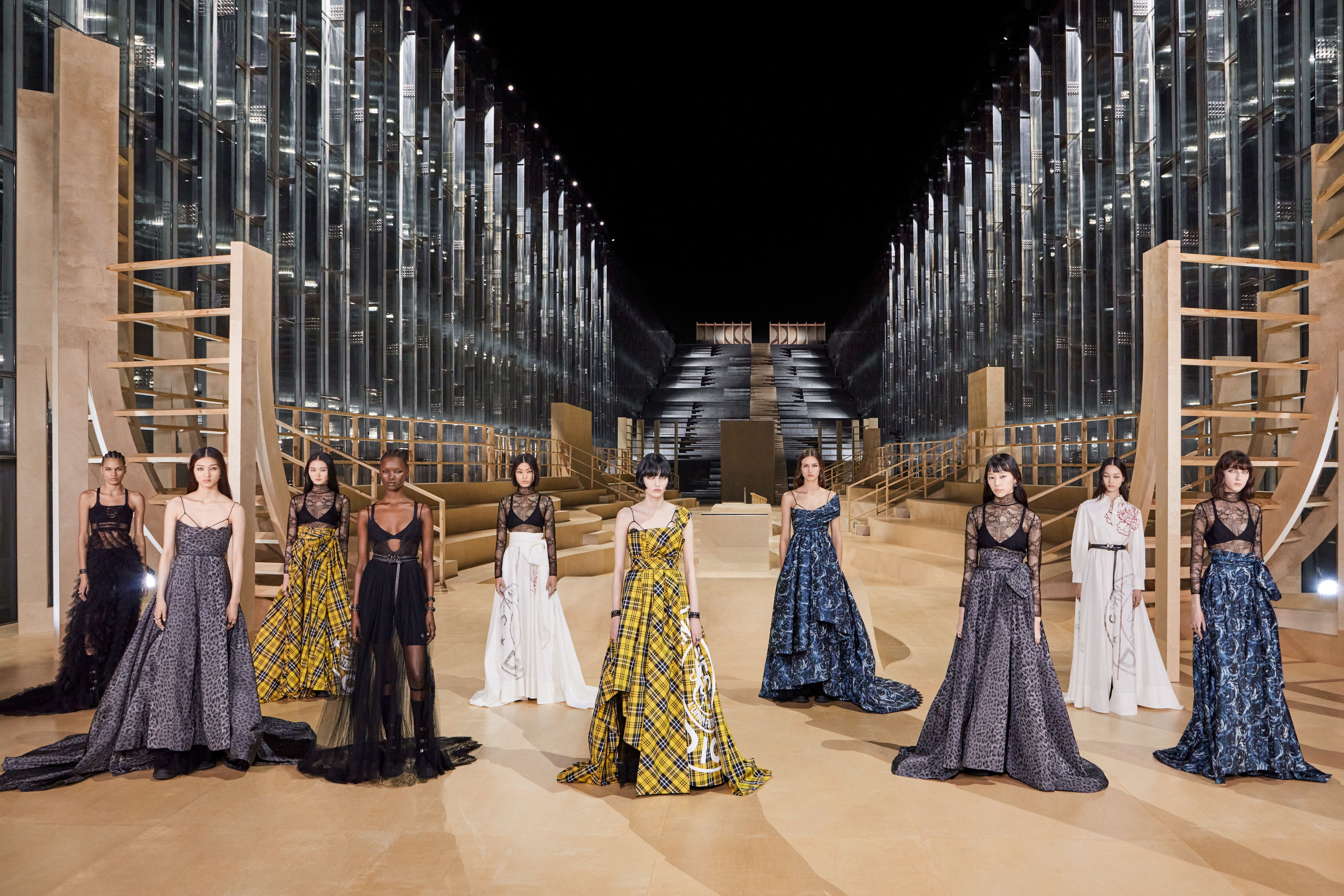 Christian Dior Fall 2022 Couture Fashion Show Details Fashion Show