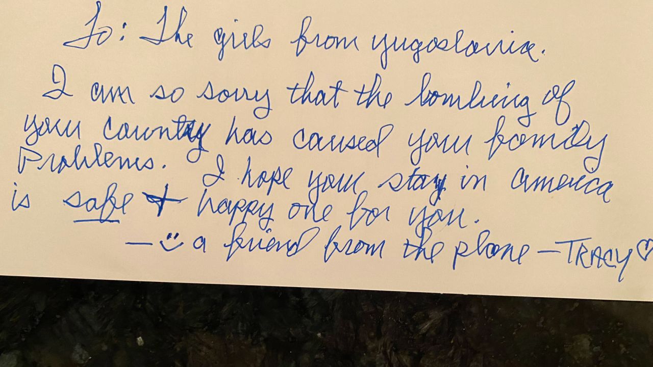 Asked by CNN to provide an example of her handwriting, Tracy Peck rewrote this version of the 1999 note. Peck, 70, says her handwriting is so distinctive that it's a running joke with her friends -- not to mention she's known for using emojis and always signing her name with a heart.