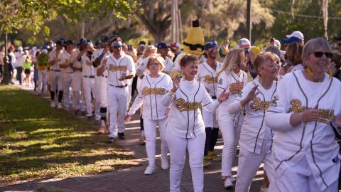 The Banana Nanas on the promenade.