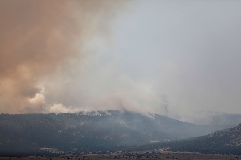 New Mexico wildfires spread rapidly and state faces critical fire