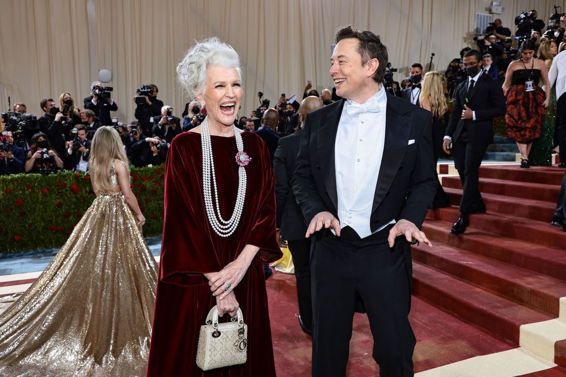 Elon Musk arrived in Tom Ford with his mother, the model Maye Musk, who was wearing Dior.